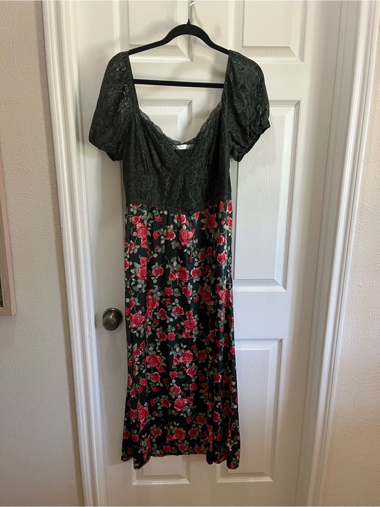 Altar'd State Dresses & Skirts - Altar'd State Dark Green Lace Top Maxi Dress with Pink Floral Skirt